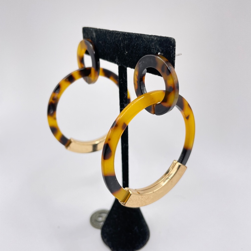 Funky 80's Lucite Acrylic Leopard Print Hoop Pierced Post Earrings